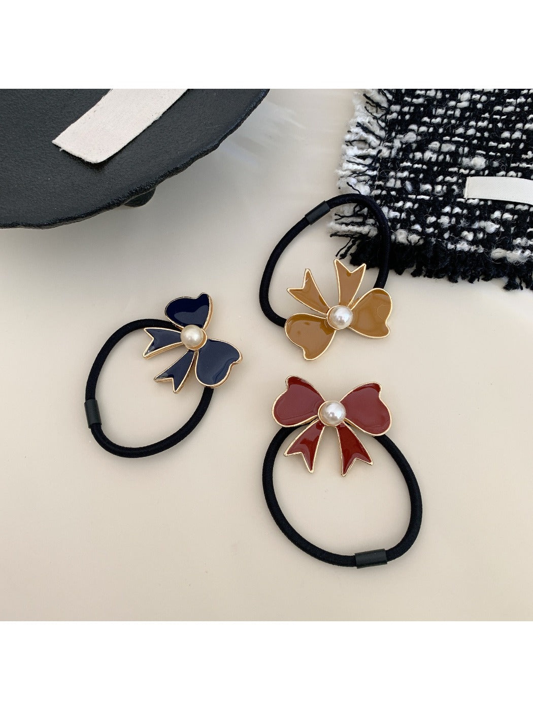 Gifty - Minimalist Bow Shaped Hair Tie