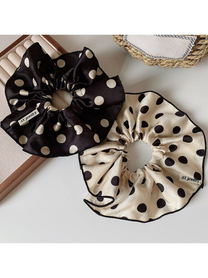 Gifty - Polka Dot Elegant Scrunchie