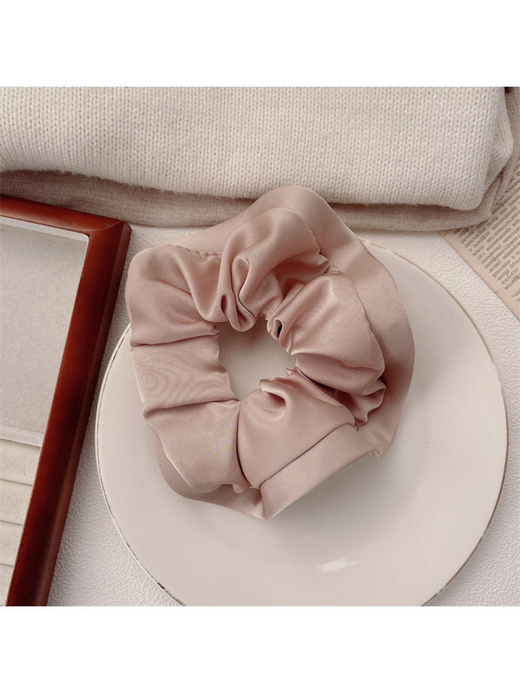 Gifty - Solid Color Ruffle Scrunchie