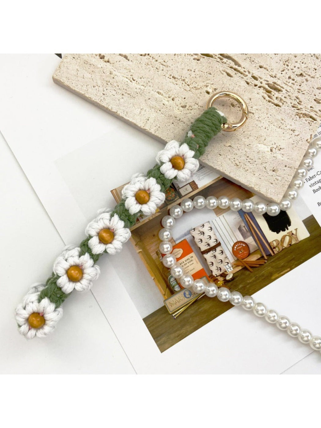 Keypus - Crochet Daisy Flower Keychain