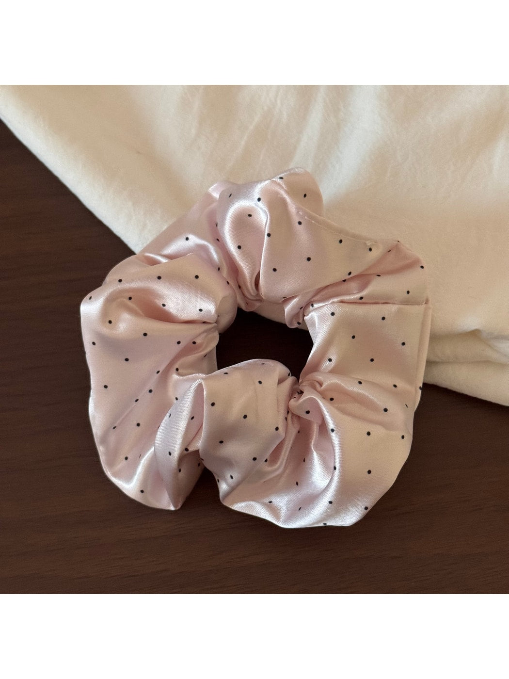 Gifty - Polka Dot Ruched Satin Finish Scrunchie