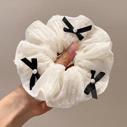 Gifty - Black and White Bow Scrunchie