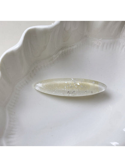 Beau - Minimalist Oval Shaped Hair Clip