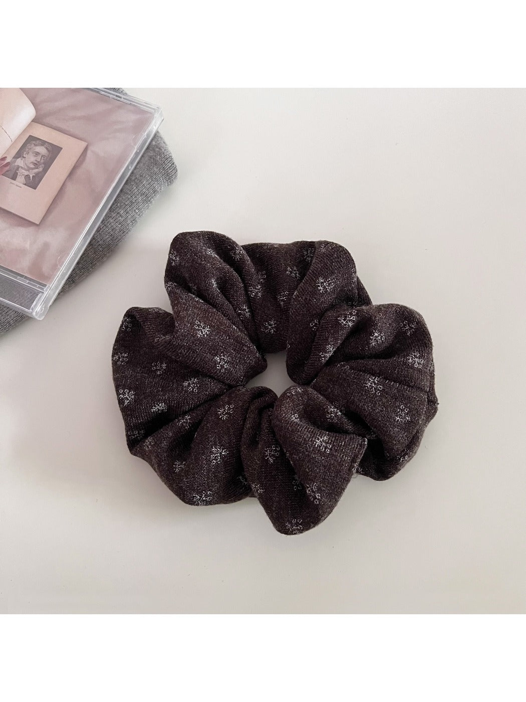 Gifty - Floral Knit Hair Scrunchie Hair Tie