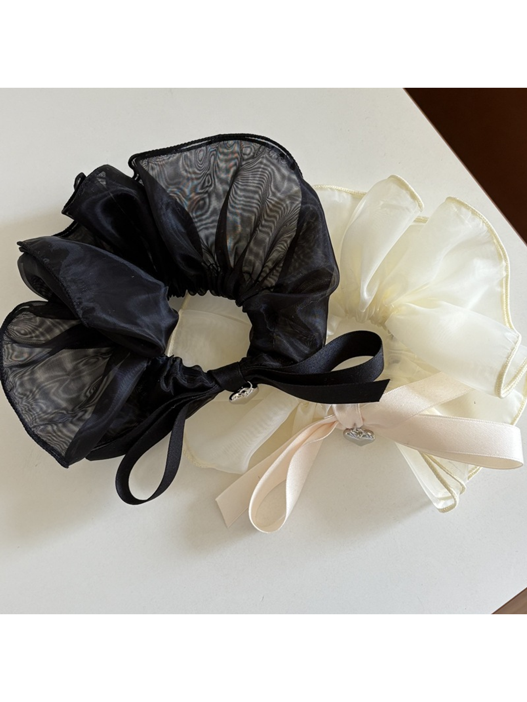 Gifty - Polyester Bow Heart Pendant Hair Scrunchie