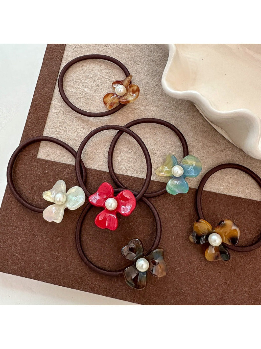 Gifty - Acetate Flower Shaped Hair Tie