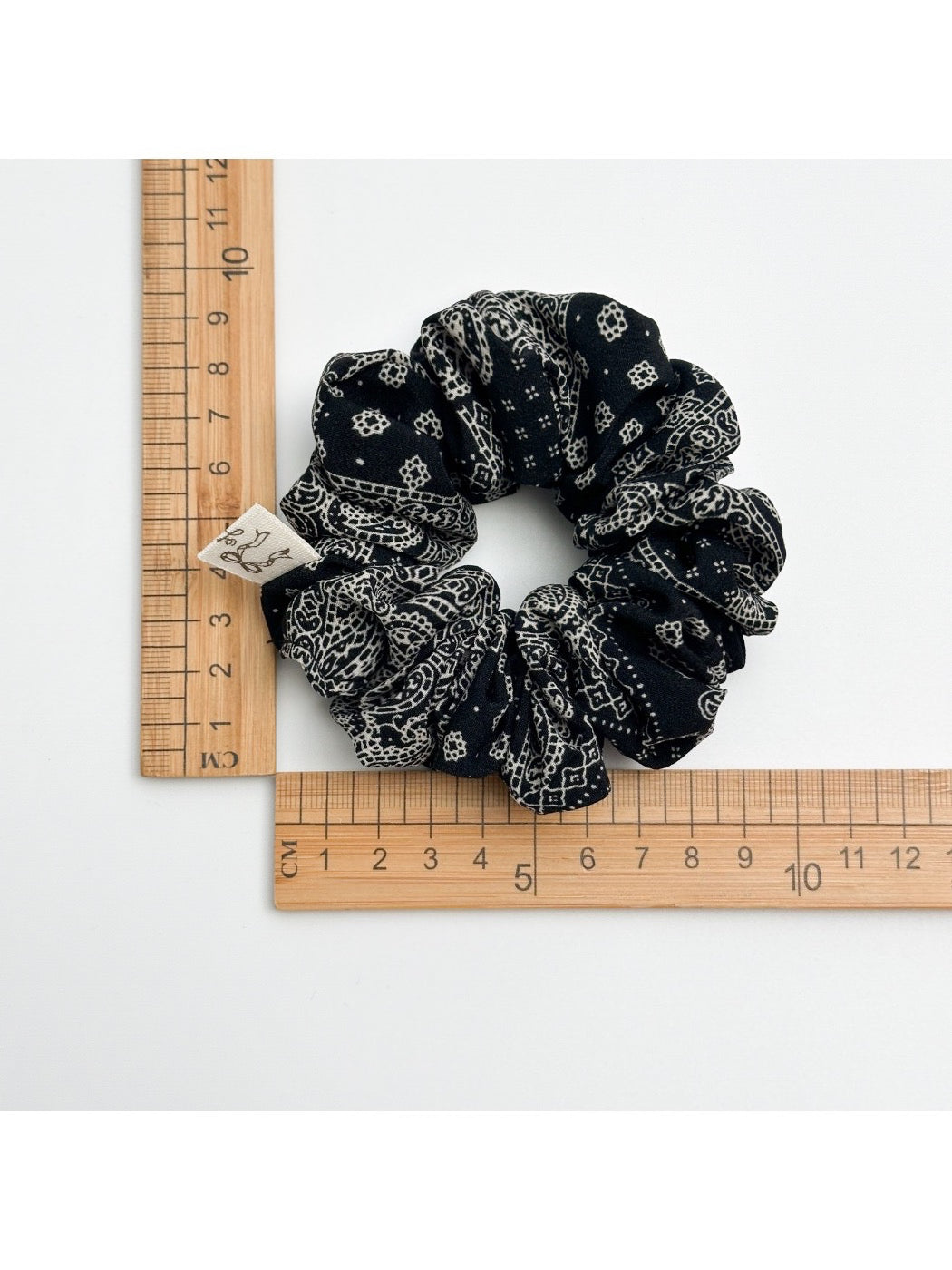 Gifty - Cashew Flower Scrunchie Extra Large