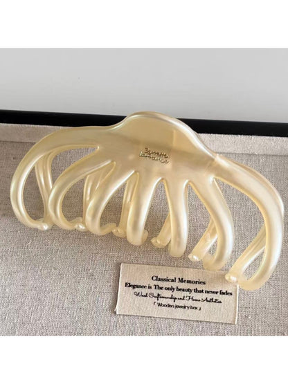 Beau - Plastic Alloy Sweet Style Claw Hair Clip