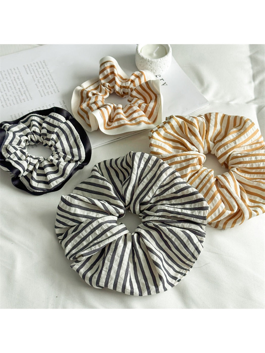 Gifty - Trendy Striped Fabric Scrunchie