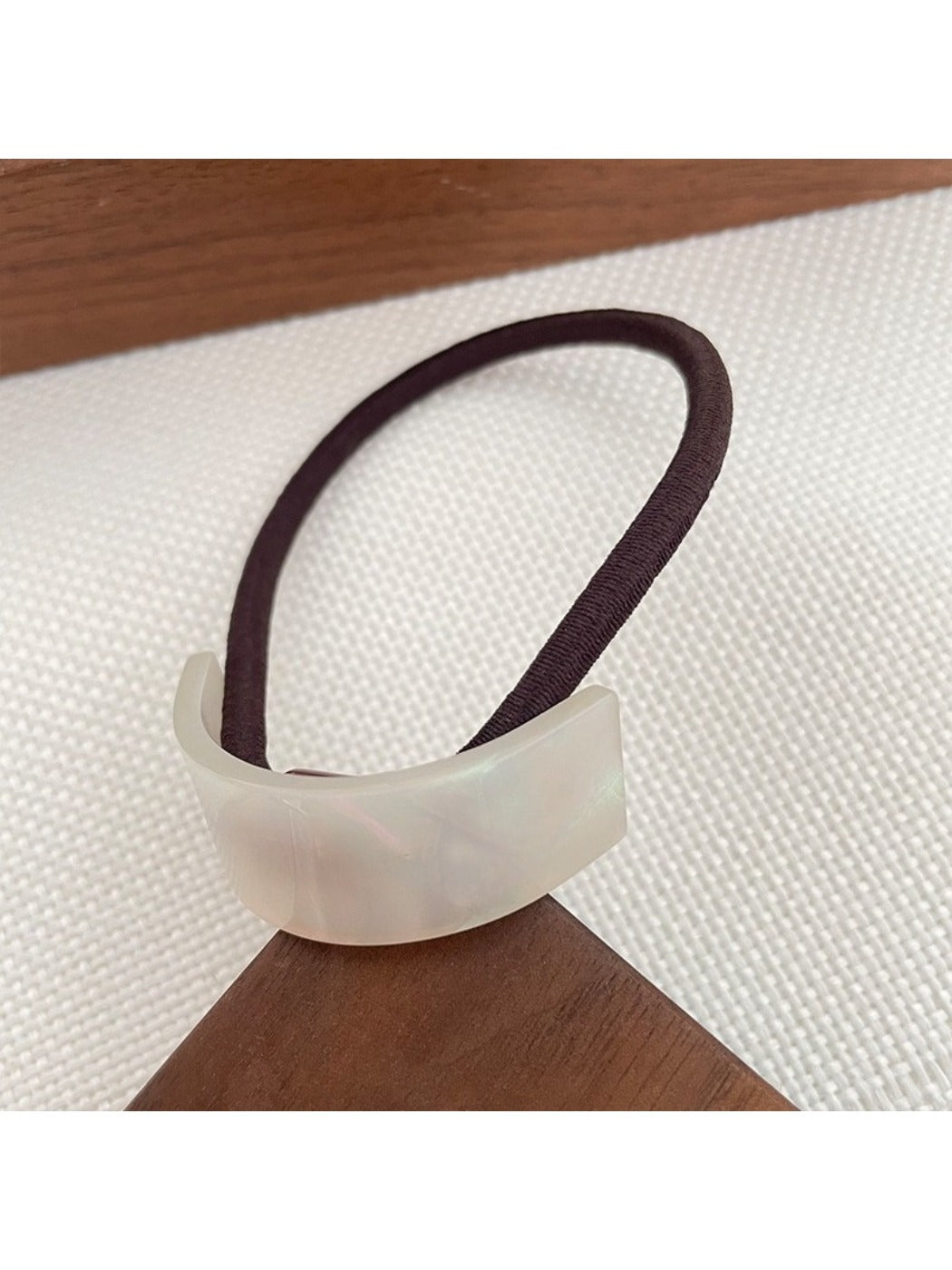 Gifty - Elegant Geometric Arch Hair Tie