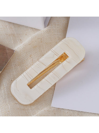Beau - Hollowed Out Square Hair Clip