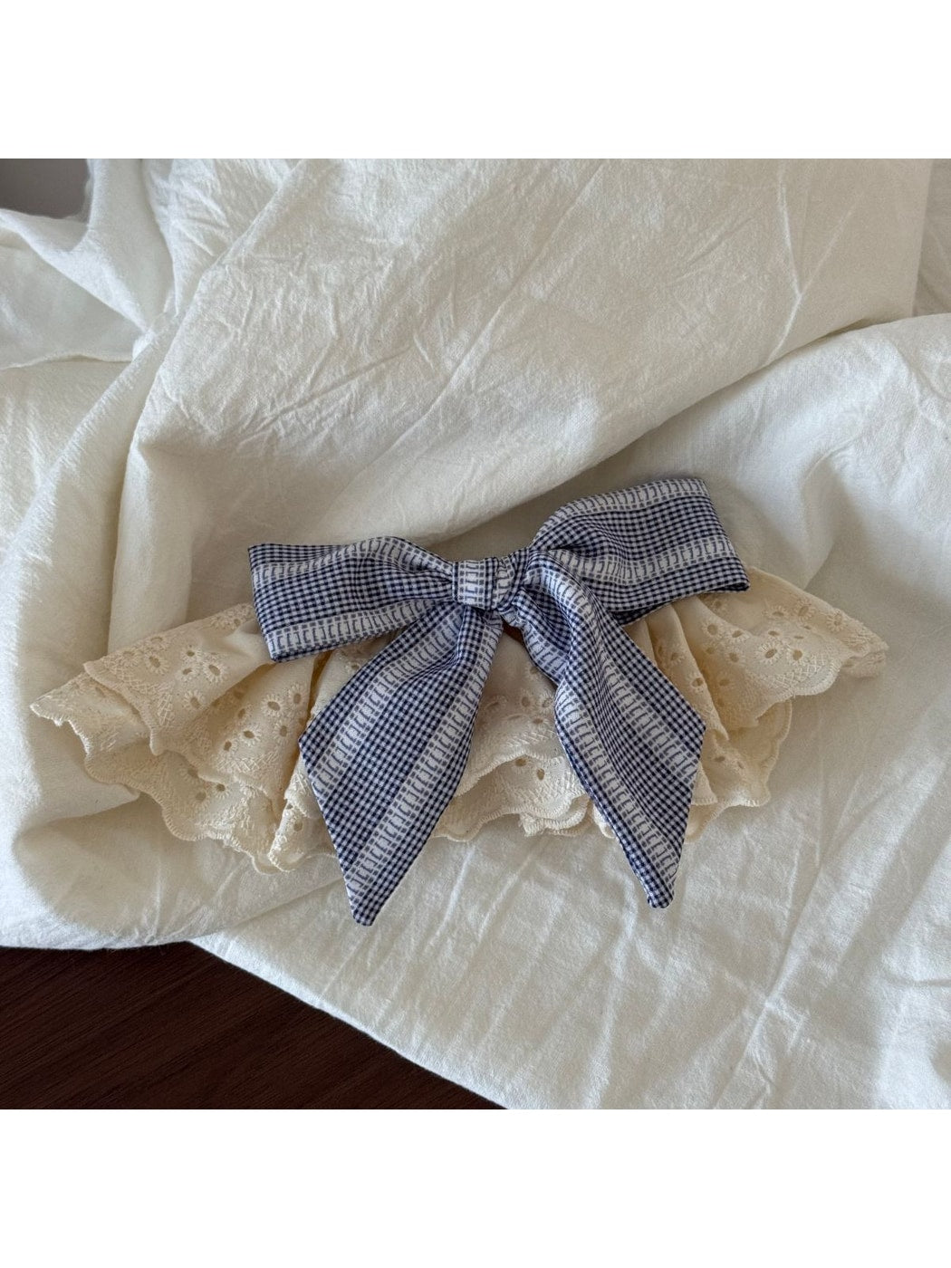 Beau - Irregular Lace Bow Design Hair Clip