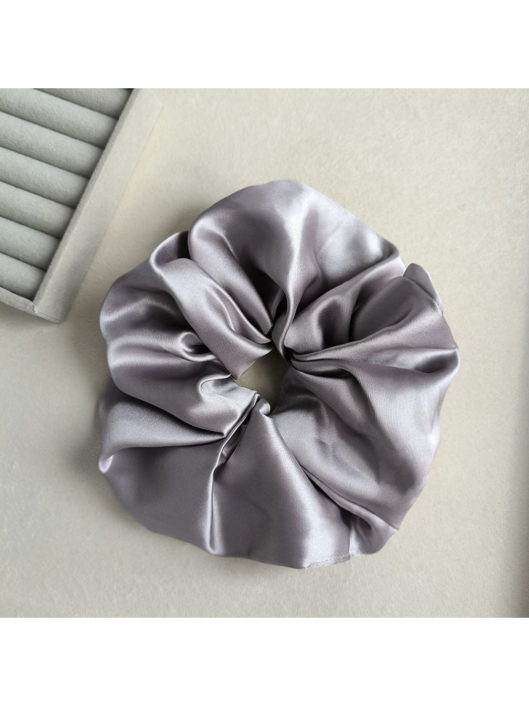 Gifty - Elegant Solid Color Satin Scrunchie