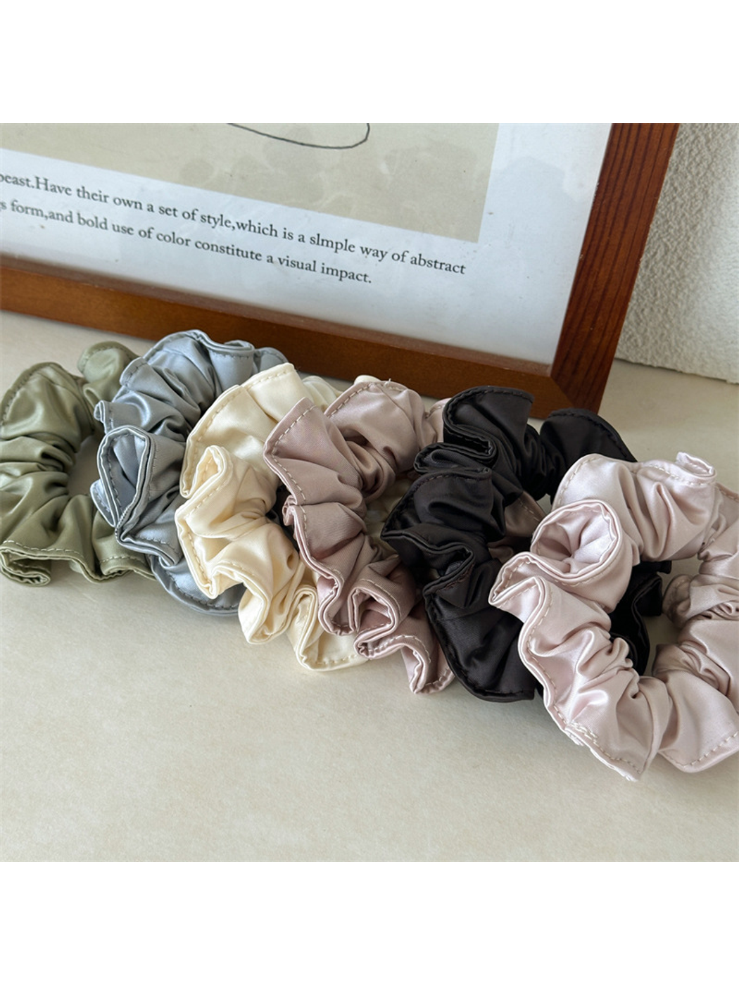 Gifty - Ruffled Gloss Finish Elastic Hair Scrunchie