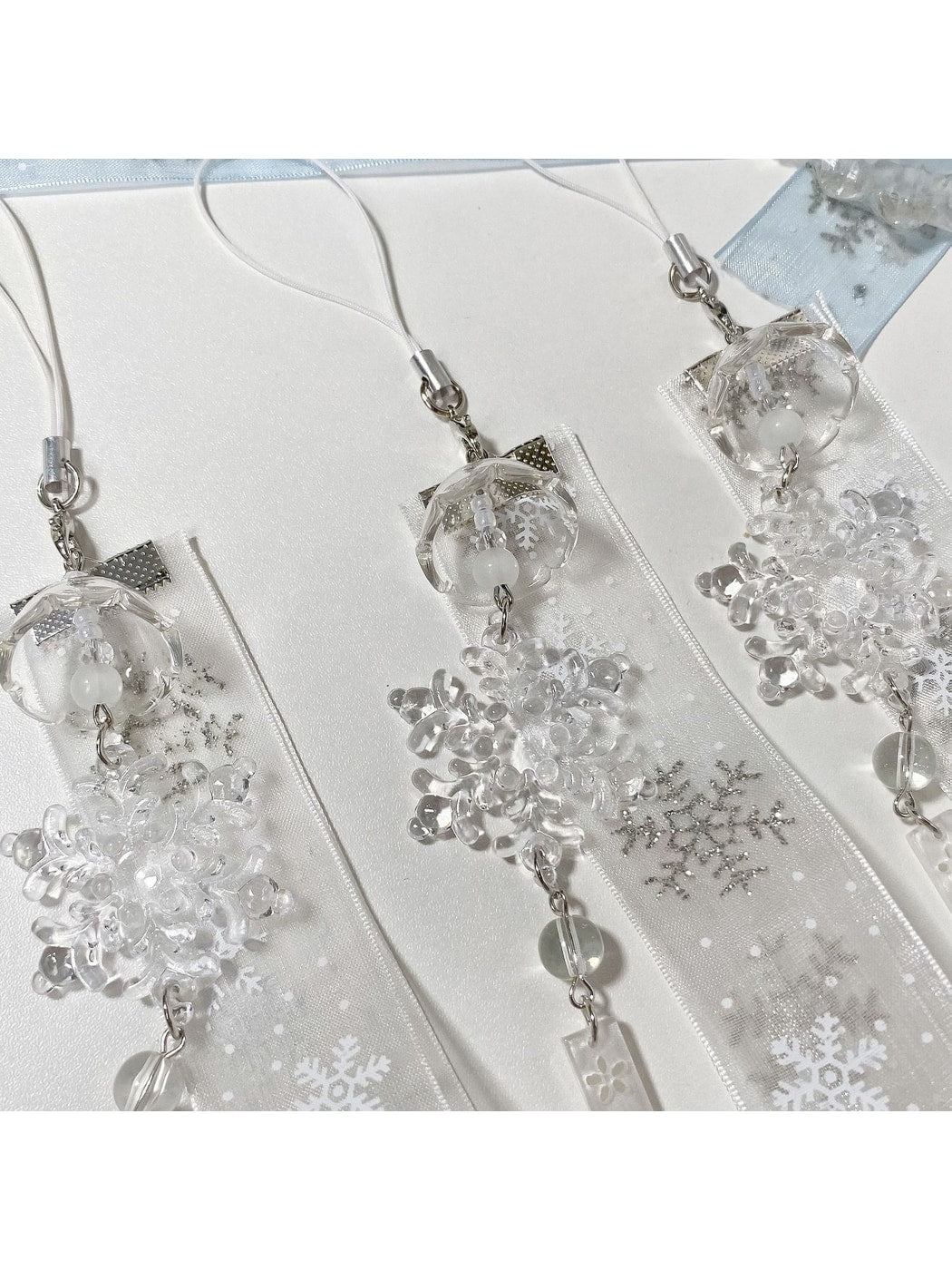 Keypus - Christmas Snowflake Ribbon Bag Charm Keychain
