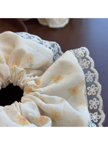 Gifty - Lace Trim Floral Scrunchie Sweet Bow