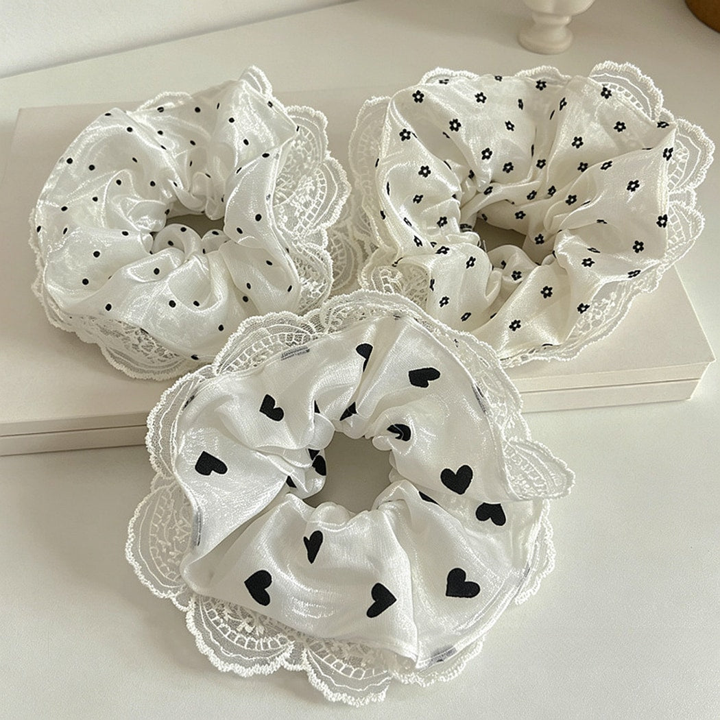 Gifty - Polka Dot Floral Lace Fabric Scrunchie