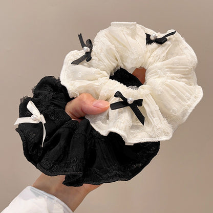 Gifty - Black and White Bow Scrunchie