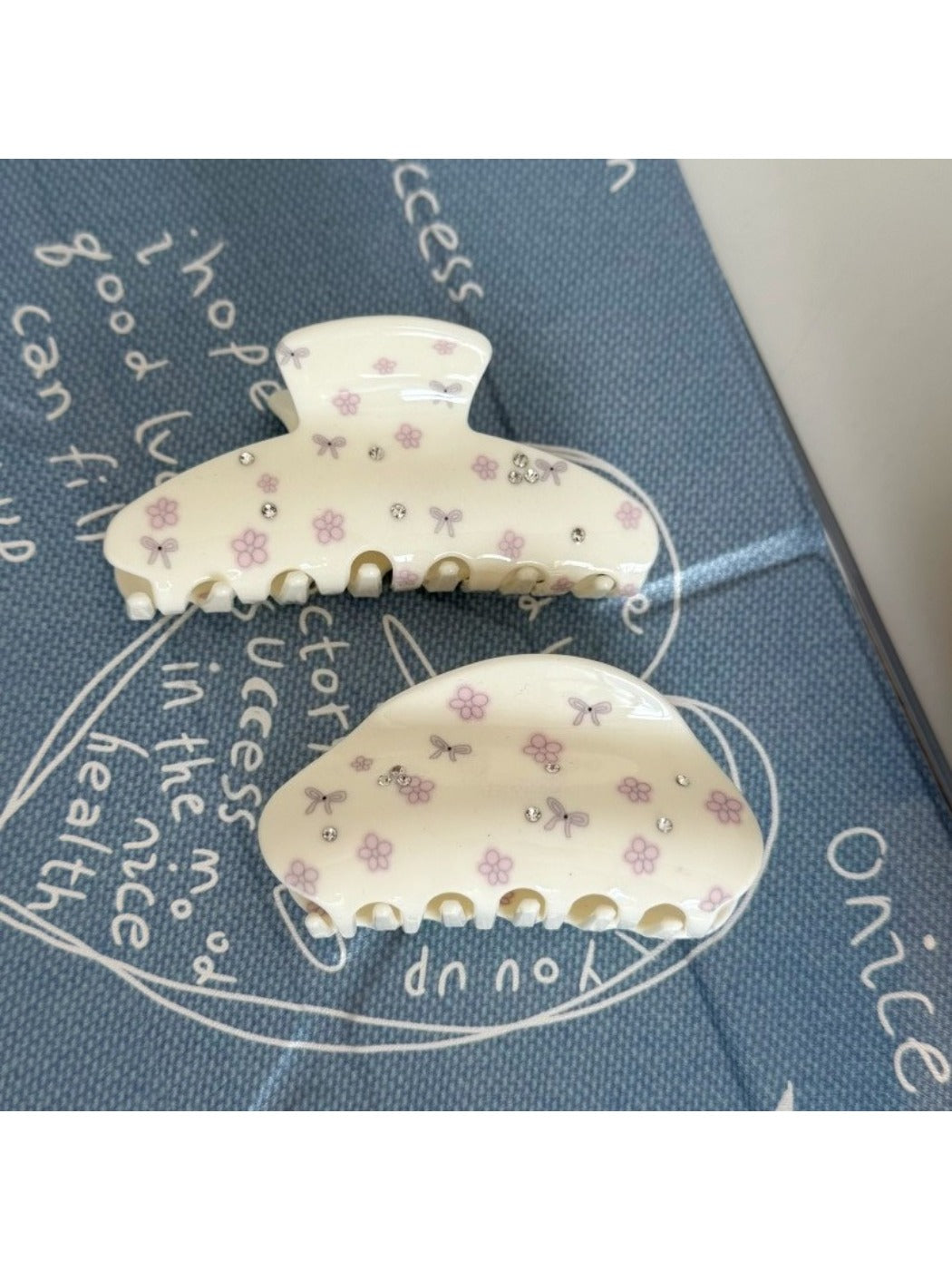 Beau - Cute Floral Patterned Hair Claw Clip