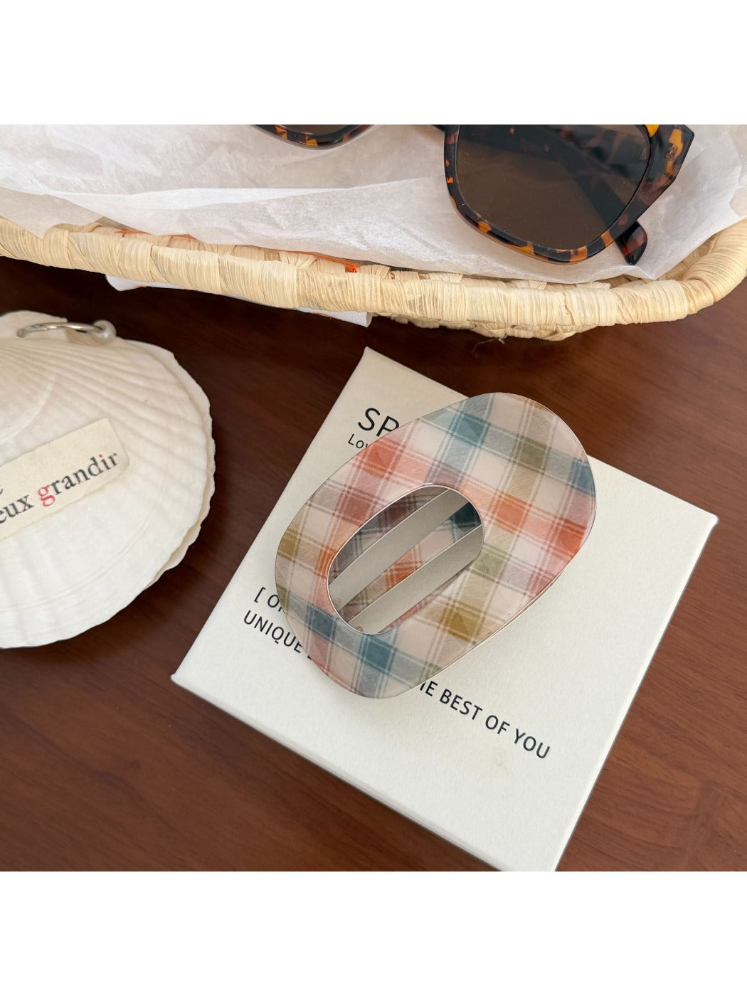 Beau - Acrylic Oval Cutout Duckbill Hair Clip