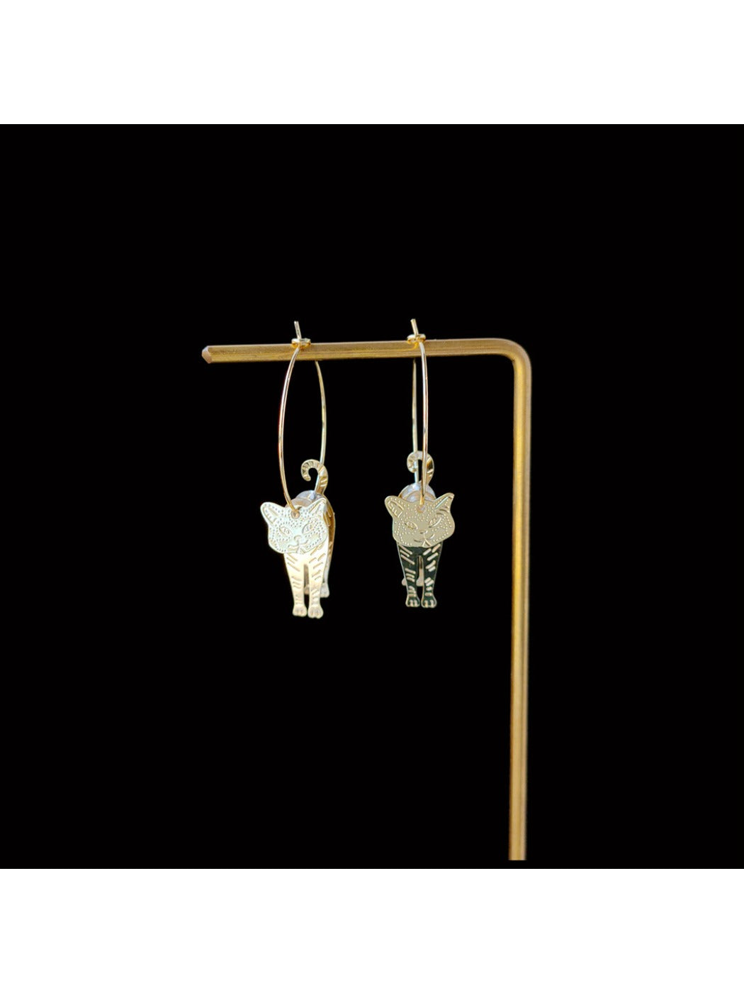 Earedge - 3D Cat-Shaped Drop Earrings