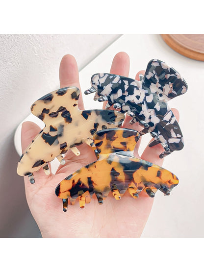 Beau - Minimalist Leopard Print Hair Clip