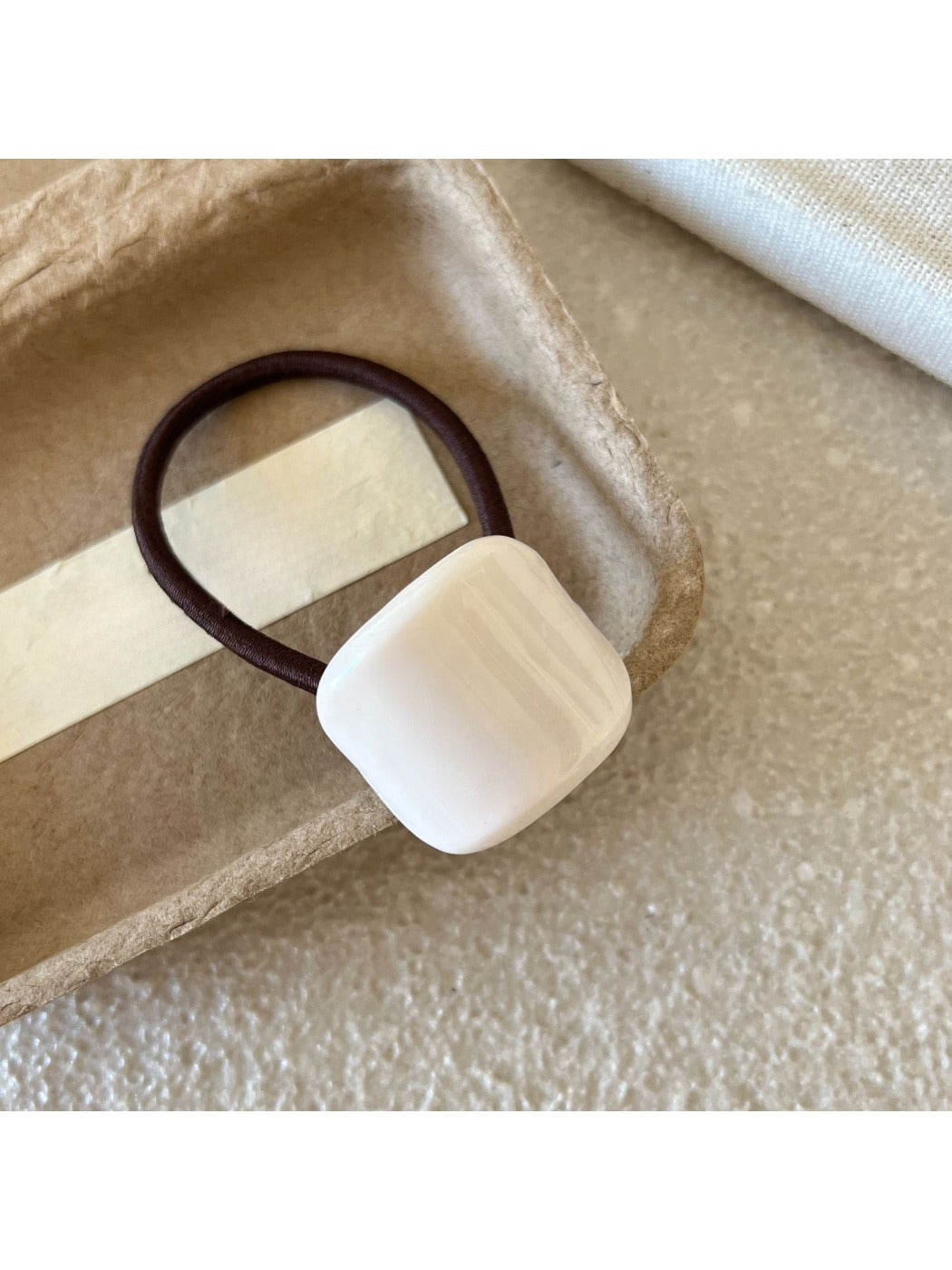 Gifty - Retro Geometric Cube Hair Tie