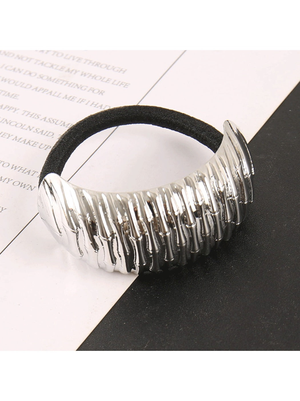 Gifty - Embossed Bamboo Hair Tie