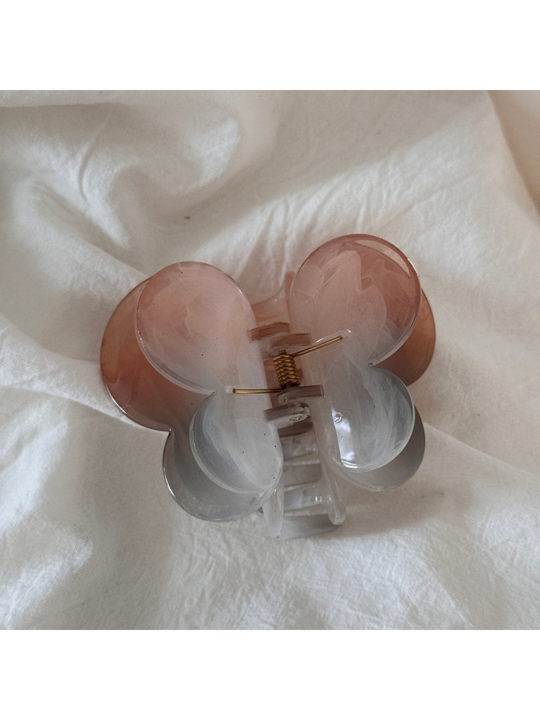 Beau - Glossy Plastic Flower Shape Claw Clip