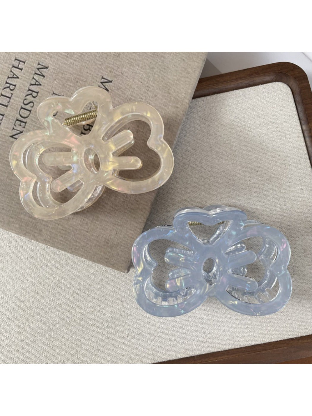 Beau - Charming Openwork Hair Clip