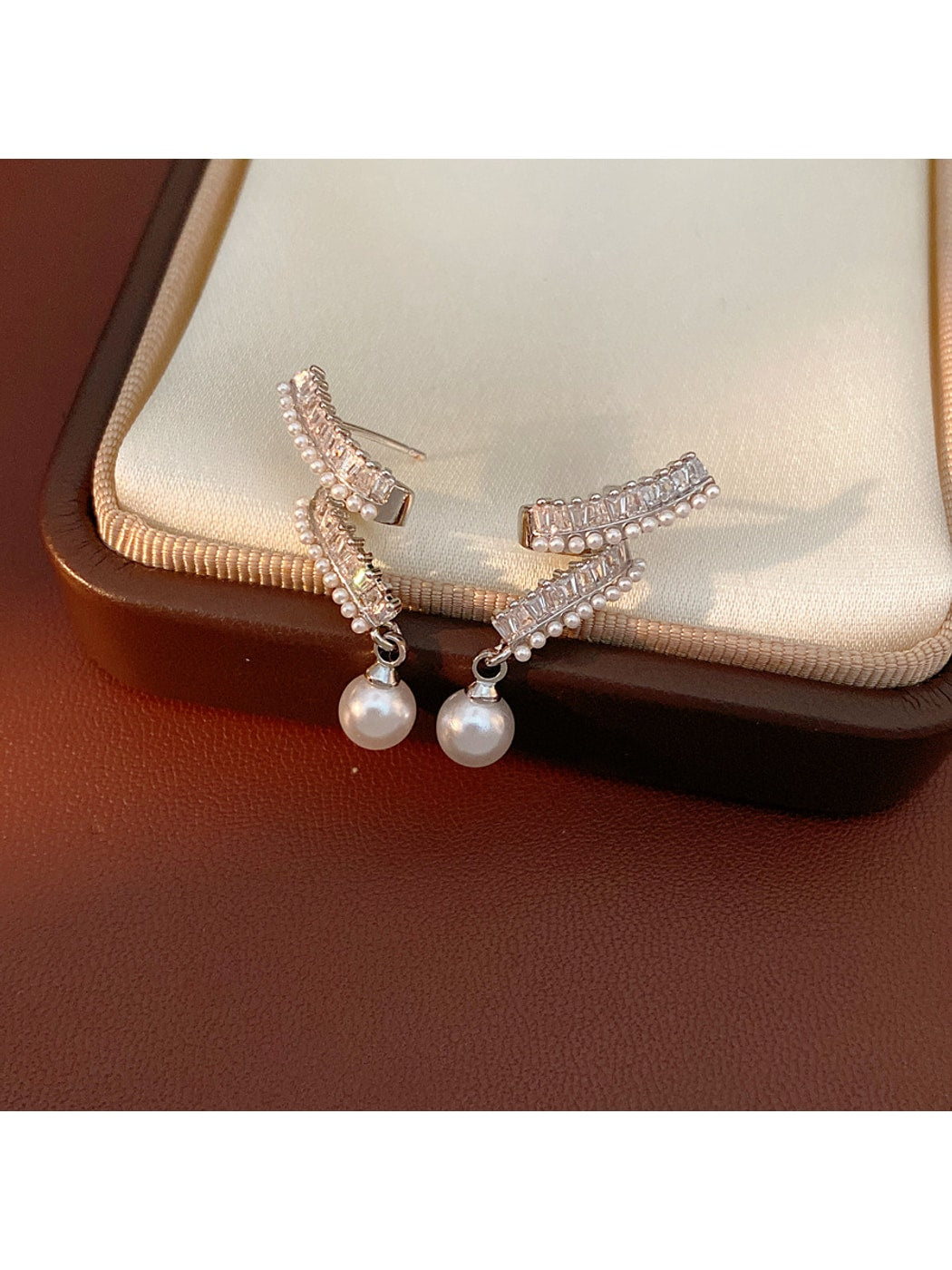 Earedge - Alloy Synthetic Zircon Curved Stud Earrings