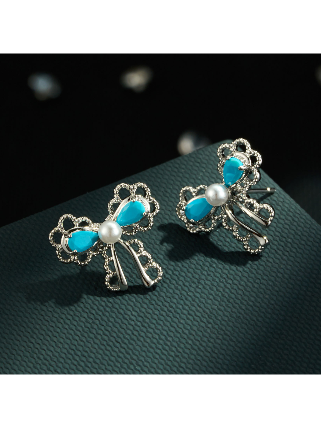 Earedge - Vintage Bow Teardrop Stud Earrings