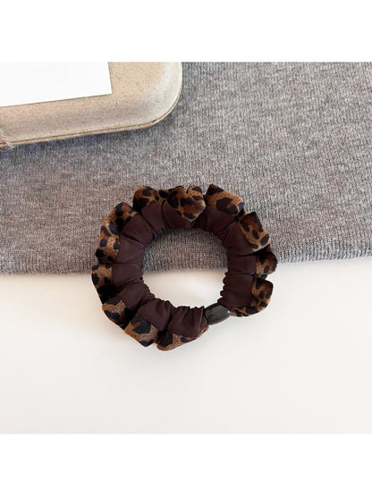 Gifty - Vintage Leopard Print Scrunchie