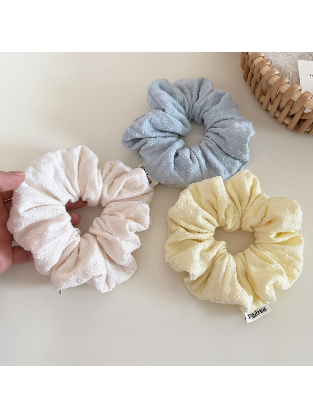 Gifty - Polyester Textured Knit Elastic Scrunchie