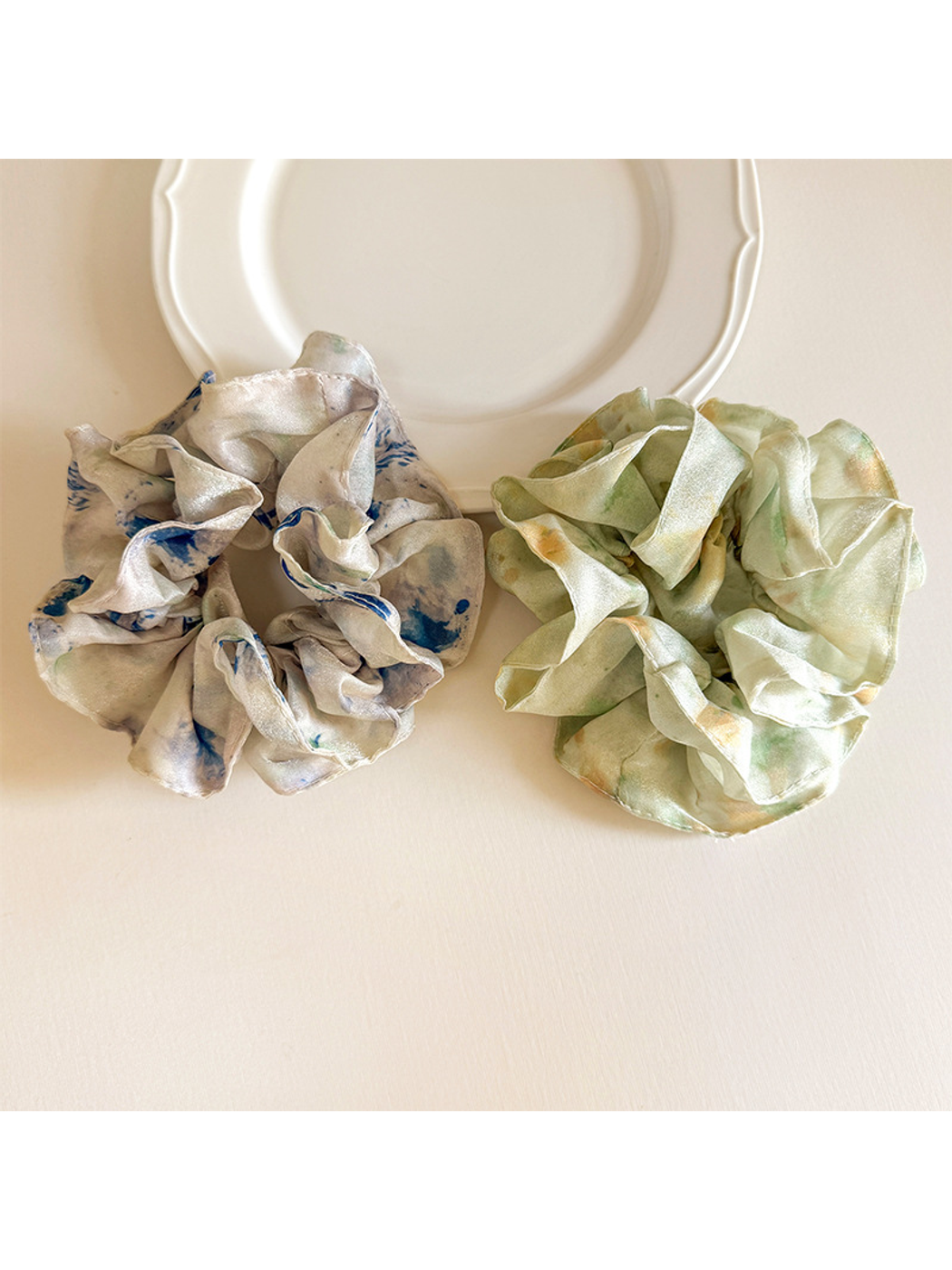 Gifty - Ink Wash Floral Print Scrunchie