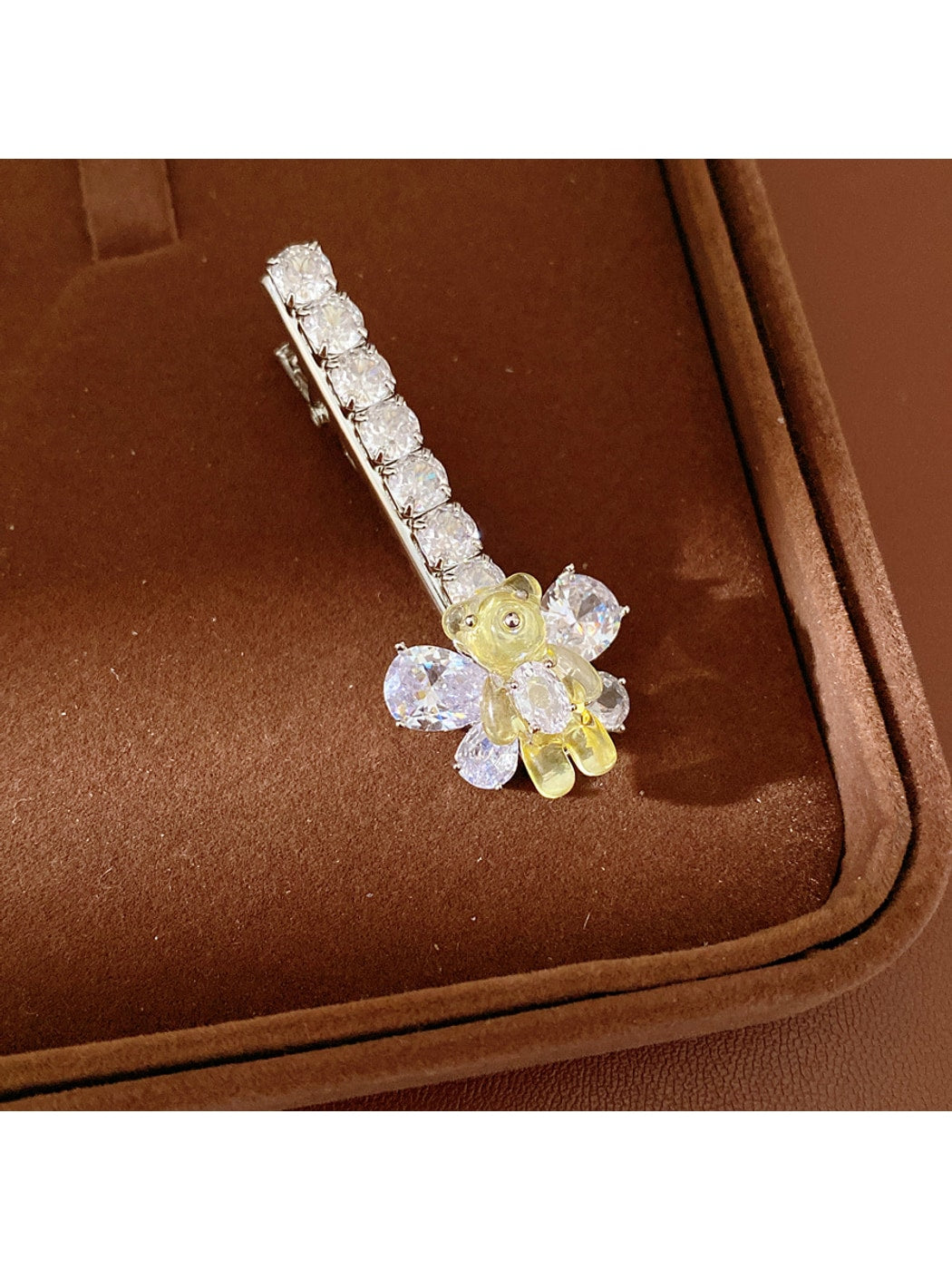 Beau - Butterfly Detail Bear Accent Duckbill Hair Clip