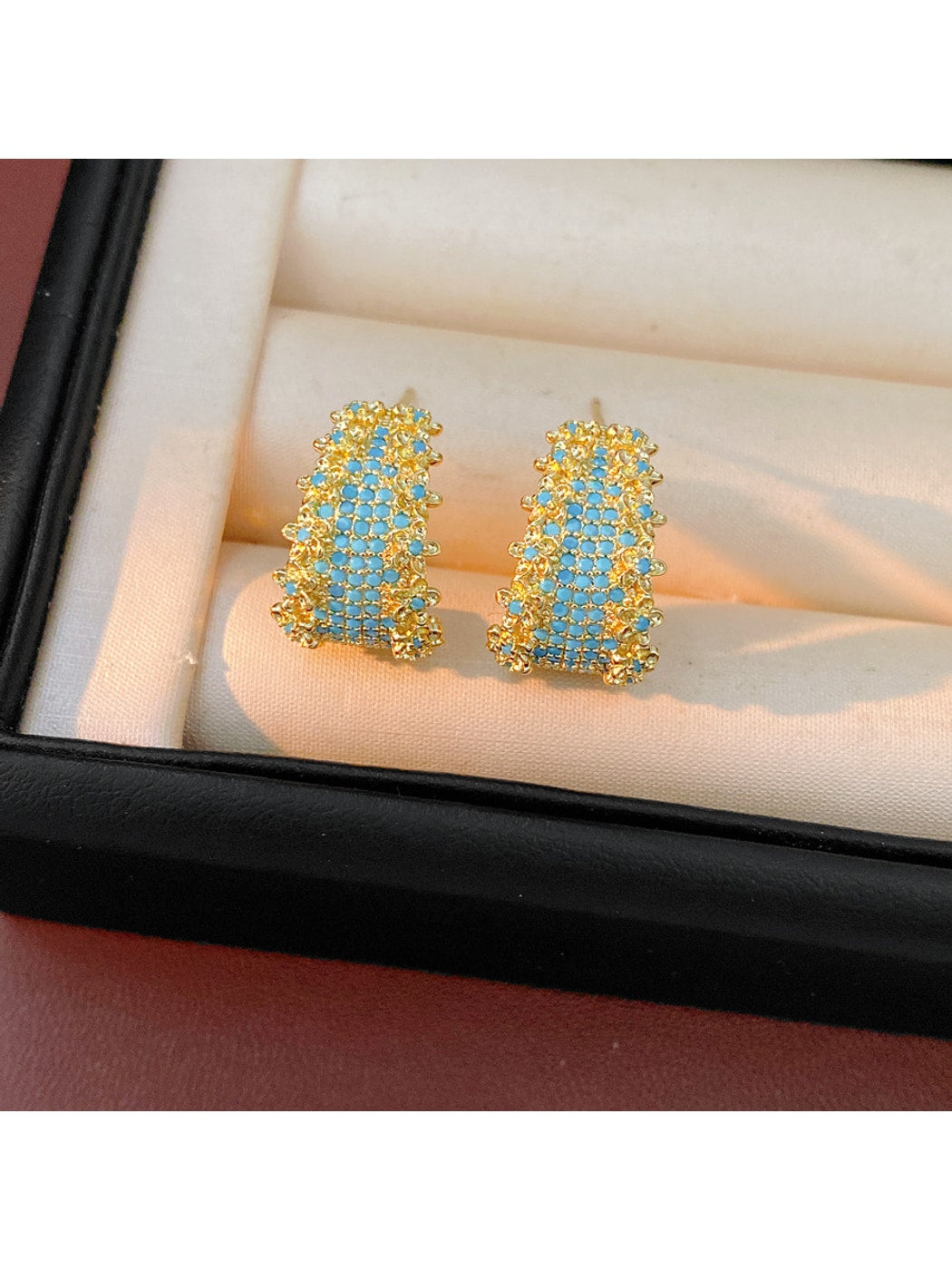 Earedge - Geometric C Shape Vintage Style Stud Earrings