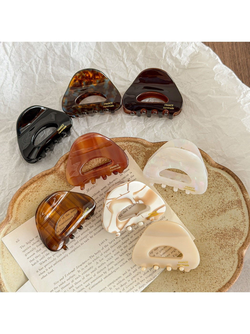 Beau - Semi Round Hollow Acetate Geometric Claw Clip