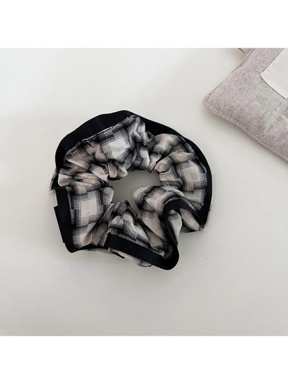 Gifty - Checkered Fabric Hair Scrunchie