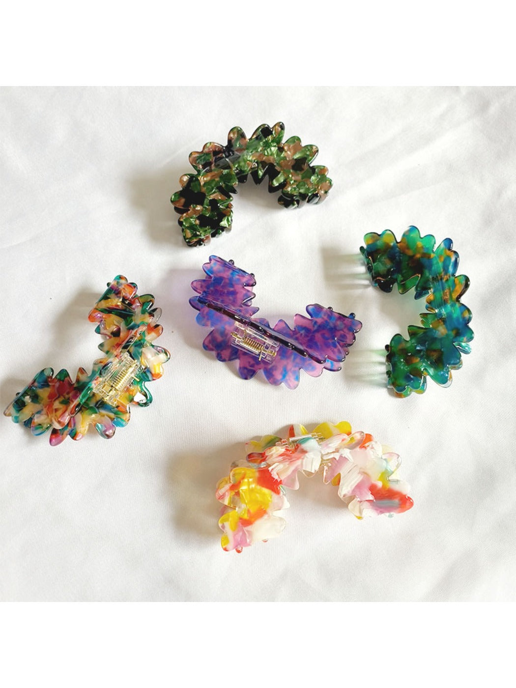 Close-up of Beau Wave Cloud Shaped Claw Clip showing wave design