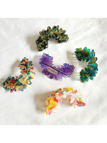 Close-up of Beau Wave Cloud Shaped Claw Clip showing wave design