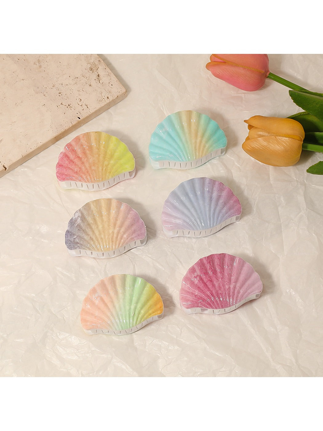 Beau - Minimalist Shell Shaped Hair Claw Clip