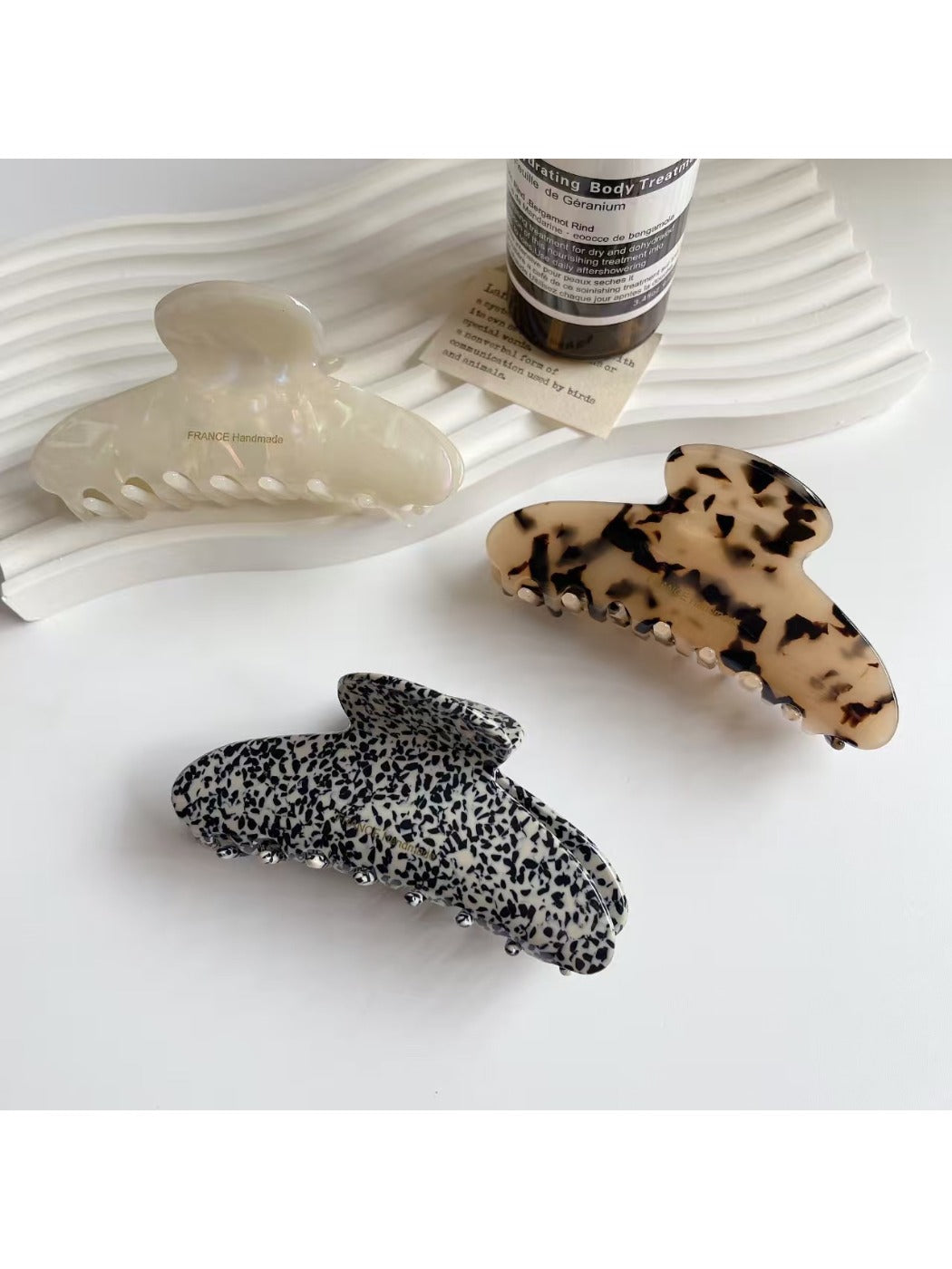 Beau - Retro Half Moon Shaped Hair Claw Clip