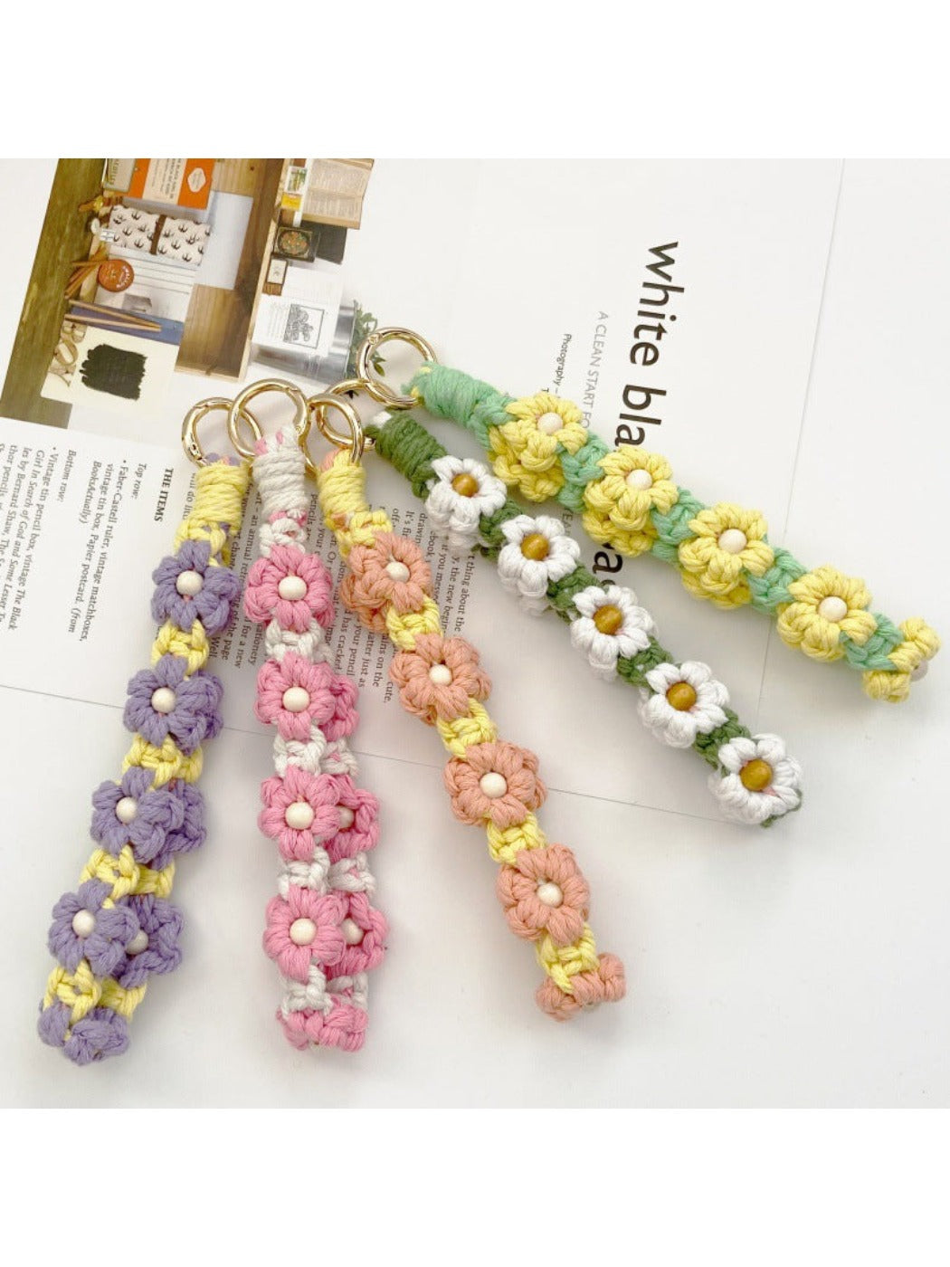 Keypus - Crochet Daisy Flower Keychain