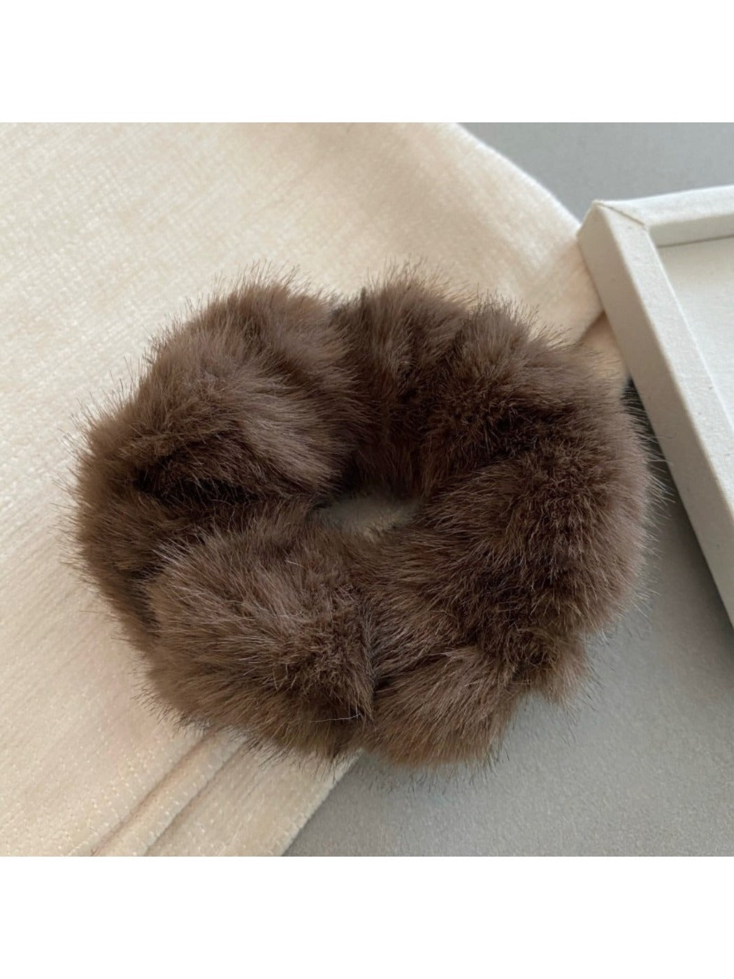 Gifty - Vintage Plush Scrunchie Hair Ties