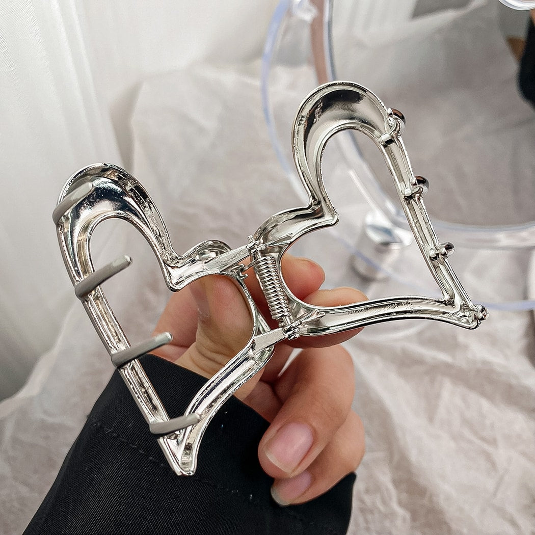 Beau - Minimal Heart Outline Claw Clip