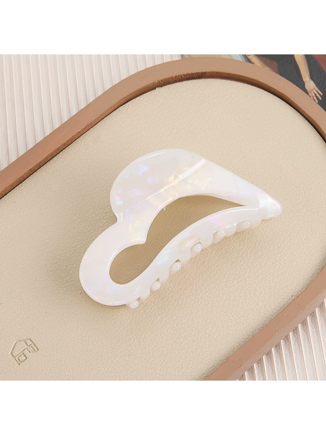 Beau - Open Heart Pattern Hair Claw Clip