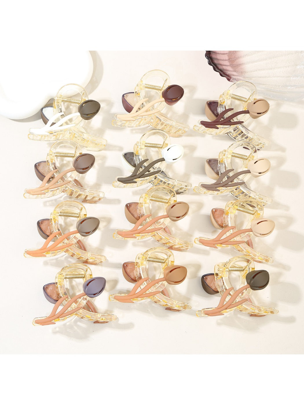 Beau - Crisscross Tulip Shaped Hair Claw Clip