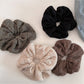 Gifty - Chic Minimalist Knit Scrunchie