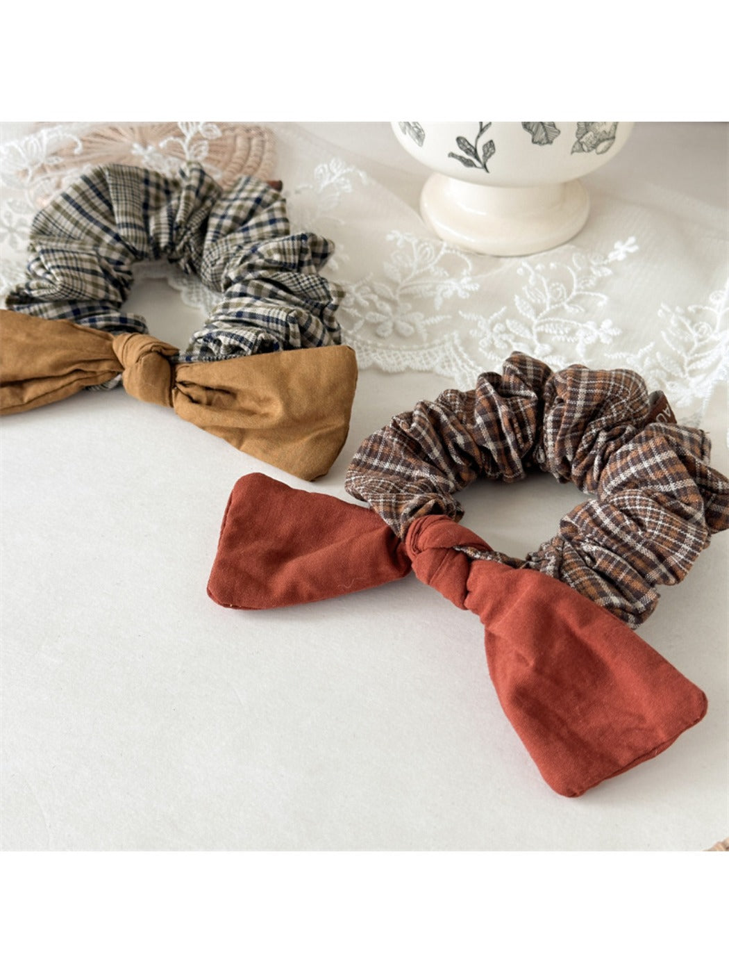 Gifty - Checkered Plaid Scrunchie Hair Tie